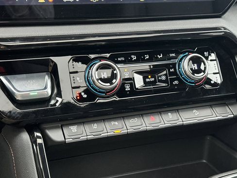 New 2026 GMC Sierra 2500 AT4 w/ AT4 Premium Plus Package image 21