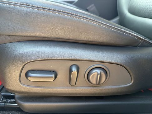 Used 2022 Buick Encore GX Essence image 17