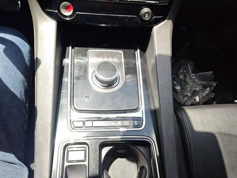 Used 2019 Jaguar F-PACE AWD/4WD image 28