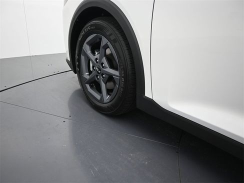 New 2025 Kia K4 LXS image 11