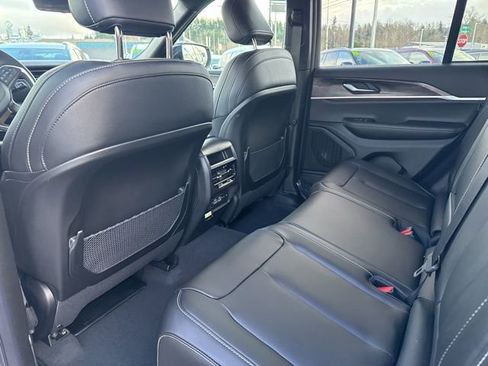 New 2025 Jeep Grand Cherokee Limited image 17