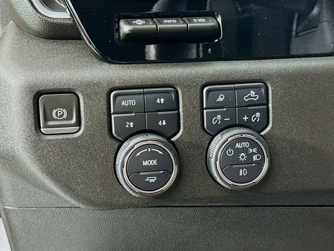 Used 2024 Chevrolet Silverado 1500 High Country w/ Technology Package image 10