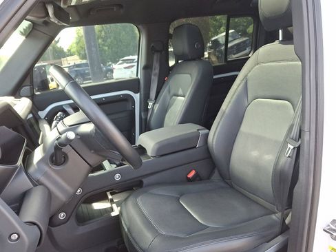 Used 2024 Land Rover Defender 110 X-Dynamic SE image 17