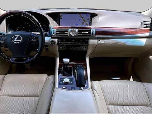 Used 2017 Lexus LS 460 w/ Comfort Package RWD image 16