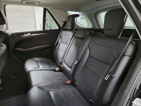 Used 2016 Mercedes-Benz GLE 400 4MATIC w/ Parking Assist Package image 25