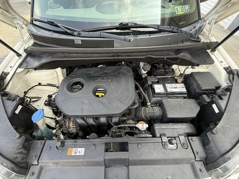 Used 2017 Kia Soul + FWD image 16