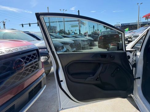 Used 2014 Ford Fiesta S FWD image 11