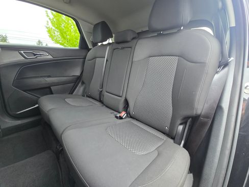 Used 2025 Kia Sportage LX FWD image 17