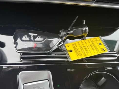 Used 2024 Volkswagen Atlas SE w/ Panoramic Sunroof Package image 41