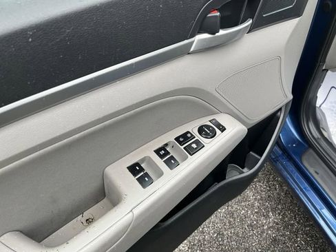Used 2020 Hyundai Elantra SEL image 16