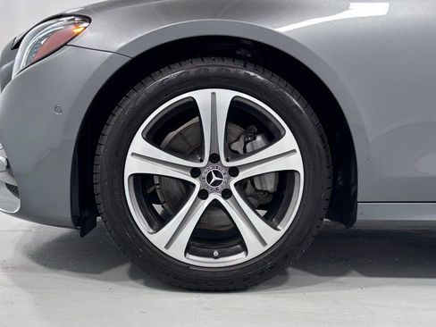 Used 2019 Mercedes-Benz E 300 4MATIC image 30
