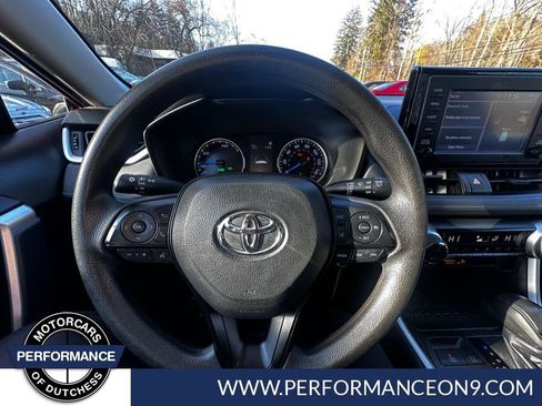 Used 2019 Toyota RAV4 LE w/ Carpet Mat Package image 15