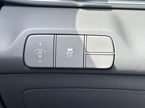 Used 2025 Hyundai Elantra Sport FWD image 45