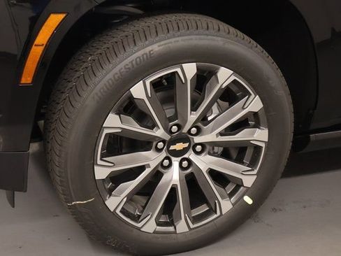 New 2026 Chevrolet Suburban High Country AWD/4WD image 8