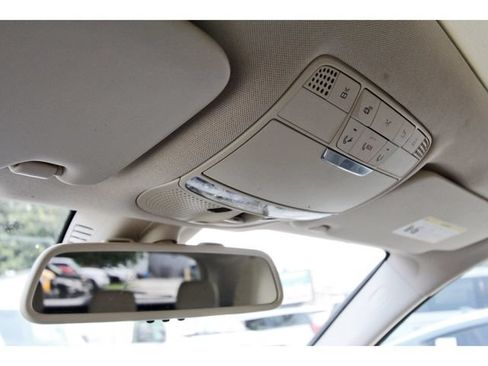 Used 2018 Mercedes-Benz GLC 300 4MATIC image 24