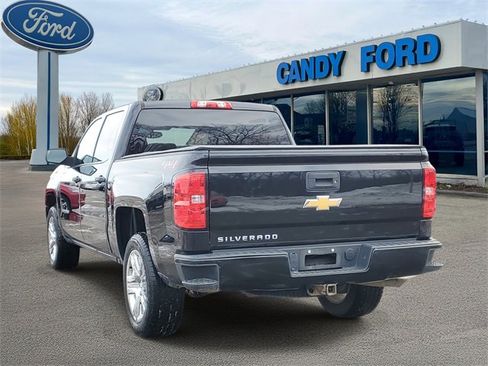 Used 2018 Chevrolet Silverado 1500 Custom w/ Custom Value Package image 3