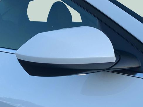 New 2025 Hyundai Elantra SEL FWD image 38