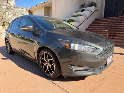 Used 2018 Ford Focus SEL image 1