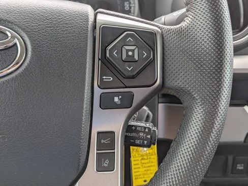 Used 2020 Toyota Tacoma SR5 w/ SR5 Appearance Package (SM) RWD image 25