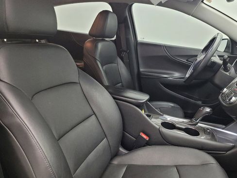 Used 2020 Chevrolet Malibu LT w/ Leather Package image 21