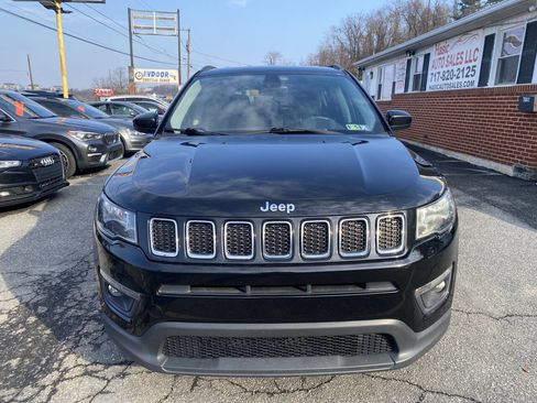 Used 2017 Jeep Compass Latitude w/ Popular Equipment Group image 3