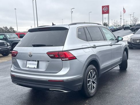 Used 2020 Volkswagen Tiguan SE image 3