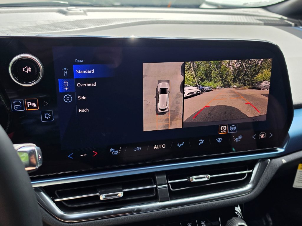 New 2026 Chevrolet Equinox EV LT AWD/4WD image 28