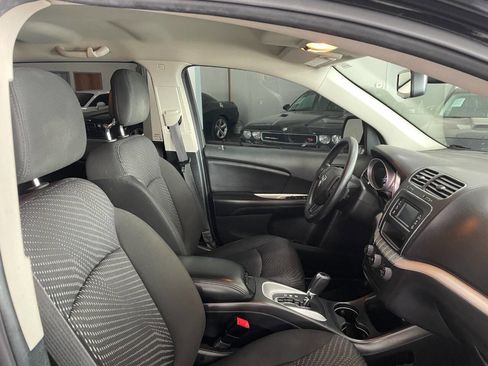 Used 2020 Dodge Journey SE w/ Blacktop Package image 32