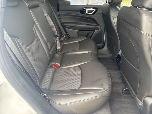 Used 2022 Jeep Compass Latitude w/ Convenience Group AWD/4WD image 33