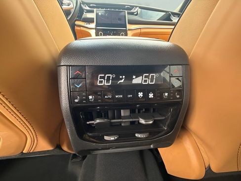 Used 2025 Jeep Grand Cherokee L Summit w/ Advanced Protech Group IV AWD/4WD image 8