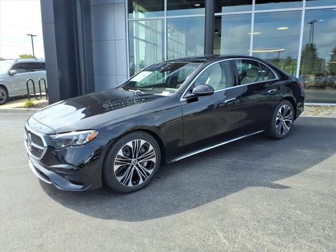 New 2026 Mercedes-Benz E 450 4MATIC Sedan image 2