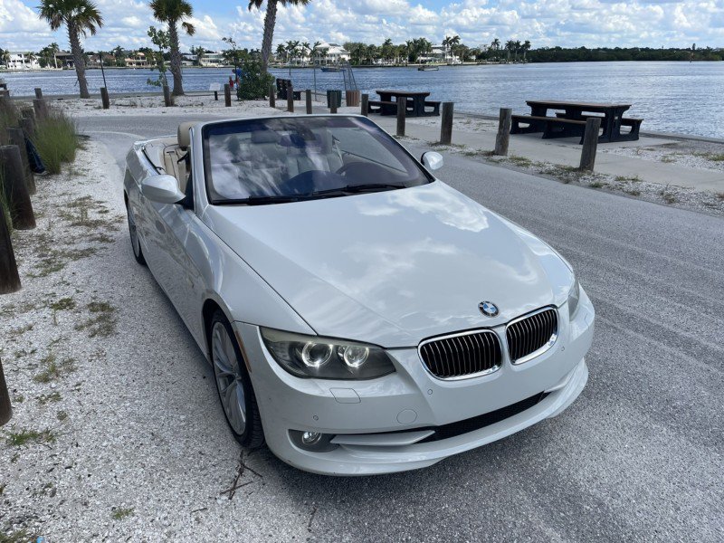 Used 2011 BMW 335i Convertible RWD image 31