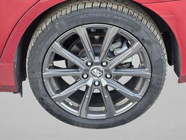 Used 2015 Toyota Camry XSE FWD image 16