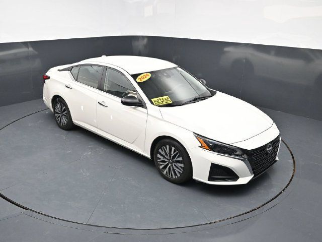 Used 2025 Nissan Altima 2.5 SV FWD image 31