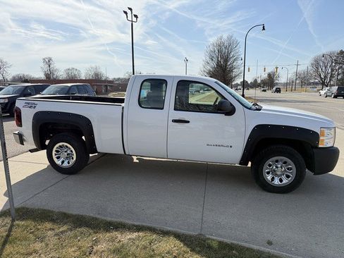 Used 2007 Chevrolet Silverado 1500 W/T w/ Towing Package image 4