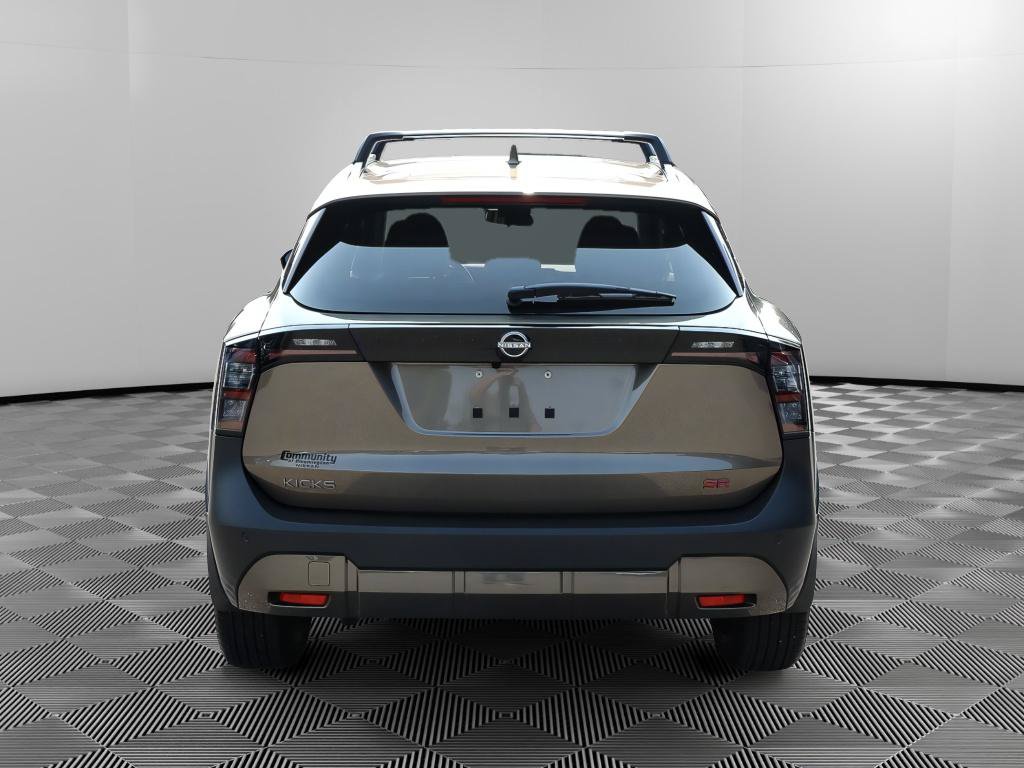 Used 2025 Nissan Kicks SR FWD image 6