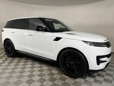 Used 2025 Land Rover Range Rover Sport SE AWD/4WD image 10