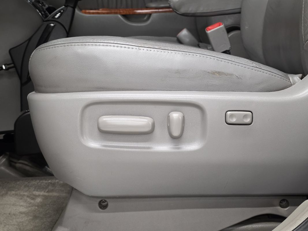 Used 2007 Toyota Sienna XLE FWD image 30