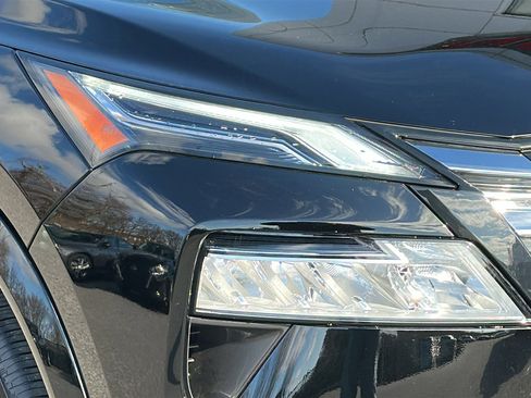 Certified 2025 Nissan Rogue Platinum w/ Platinum Premium Package image 4