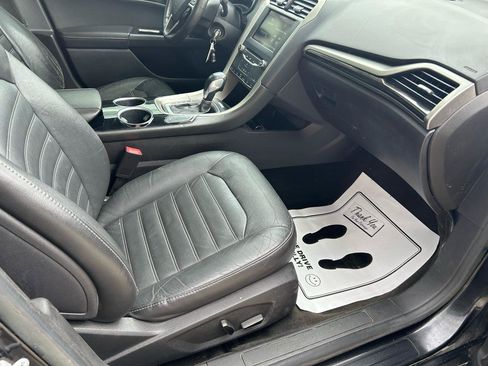 Used 2014 Ford Fusion SE w/ Equipment Group 202A FWD image 12