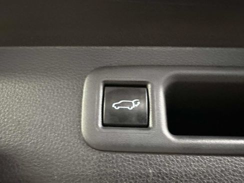 Used 2023 Toyota Highlander XSE AWD/4WD image 13