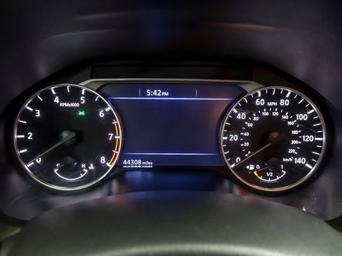 Used 2024 Nissan Altima 2.5 SV image 14