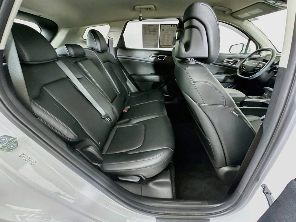 Certified 2026 Kia Sportage EX AWD/4WD image 7