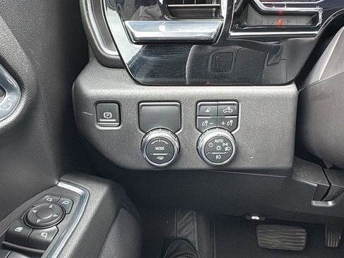 Used 2024 GMC Sierra 1500 SLT image 17