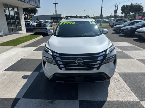 Used 2026 Nissan Rogue Platinum w/ Platinum Premium Package AWD/4WD image 2