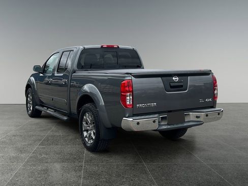 Used 2017 Nissan Frontier SL image 5