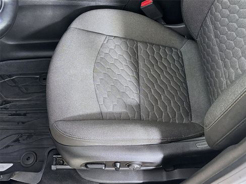 Used 2019 Chevrolet Equinox LT image 19