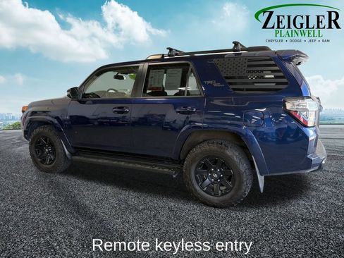 Used 2018 Toyota 4Runner TRD Off-Road Premium AWD/4WD image 3