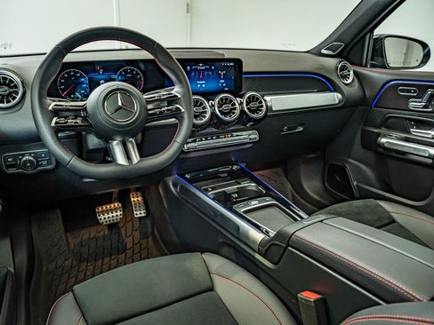 Certified 2024 Mercedes-Benz GLB 250 4MATIC image 32
