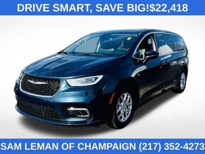 Used 2023 Chrysler Pacifica Touring-L